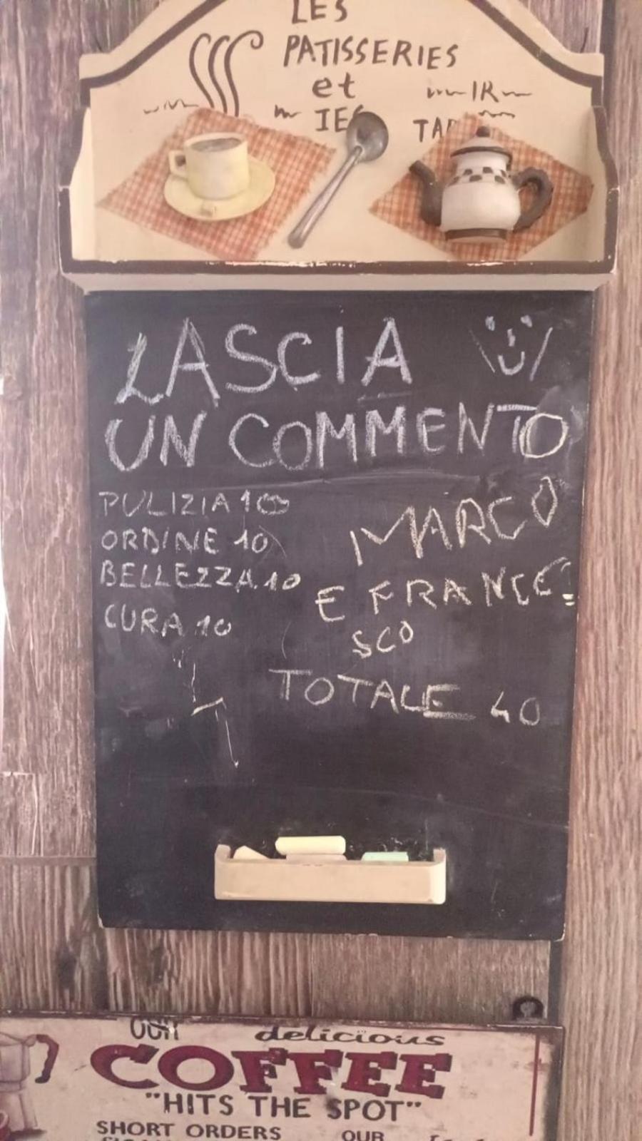 Alice Nel Paese Delle Meraviglie Sulbiate Bagian luar foto